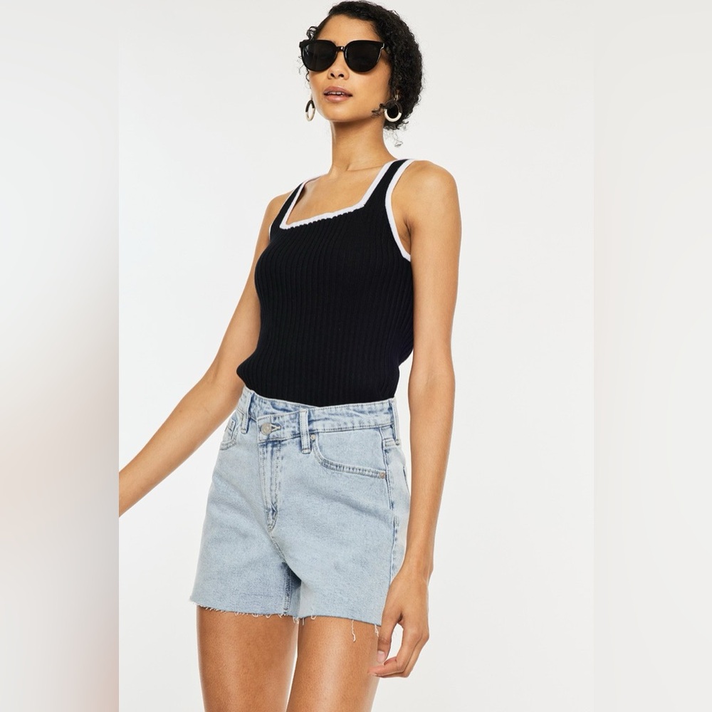 High Rise Asymmetrical Closure Shorts size 15/31